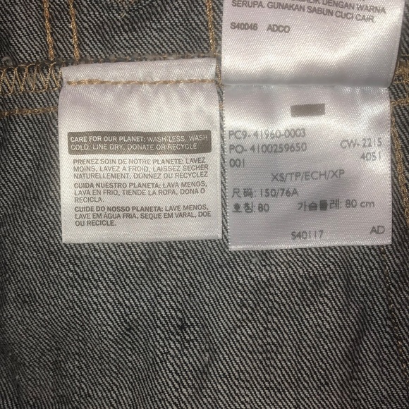 Levi’s women’s Trucker Jacket - Picture 8 of 8